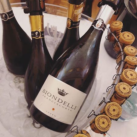 Villa Biondelli Wine & Suites Cazzago San Martino Luaran gambar